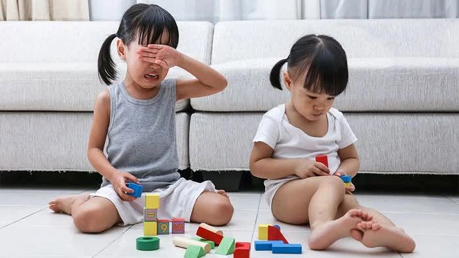 3 quy tắc giáo dục để trẻ biết yêu thương anh chị em của mình - Ảnh 2.