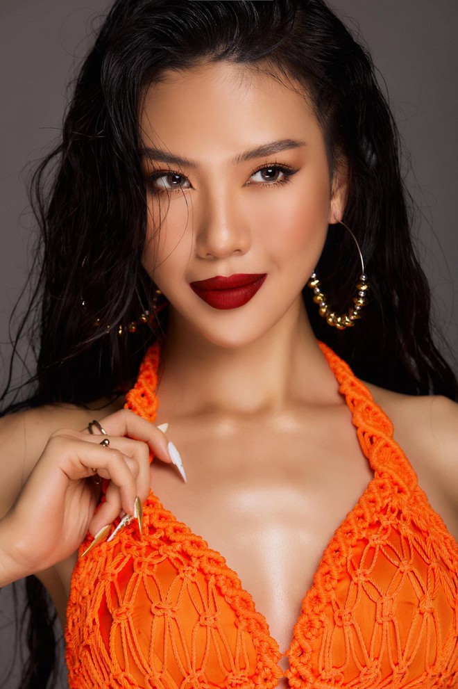Mặc lại áo tắm của Thuỳ Tiên, Bùi Quỳnh Hoa mang sắc vóc sexy đến với Supermodel International - Ảnh 4.