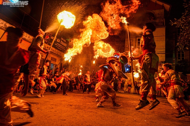 Độc đ&aacute;o m&agrave;n m&uacute;a l&acirc;n suốt 3 đ&ecirc;m đ&oacute;n Trung thu ở ngoại th&agrave;nh H&agrave; Nội - Ảnh 1.