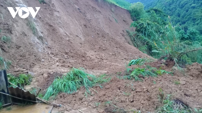 Mưa lớn trong đêm, người đàn ông ở Sơn La tử vong do bị nước cuốn trôi - Ảnh 2.