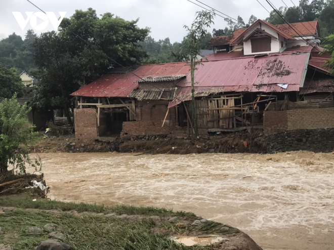 Mưa lớn trong đêm, người đàn ông ở Sơn La tử vong do bị nước cuốn trôi - Ảnh 1.