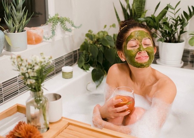 Chuy&ecirc;n gia khuy&ecirc;n bạn n&ecirc;n d&ugrave;ng mỹ phẩm thuần chay ngừa l&atilde;o h&oacute;a m&agrave; kh&ocirc;ng kh&ocirc; tr&oacute;c da - Ảnh 2.