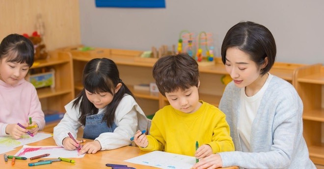 N&ecirc;n hay kh&ocirc;ng cho con học th&ecirc;m ng&ocirc;n ngữ thứ 2? B&agrave; mẹ ở H&agrave; Nội chia sẻ loạt b&iacute; quyết hữu &iacute;ch - Ảnh 2.