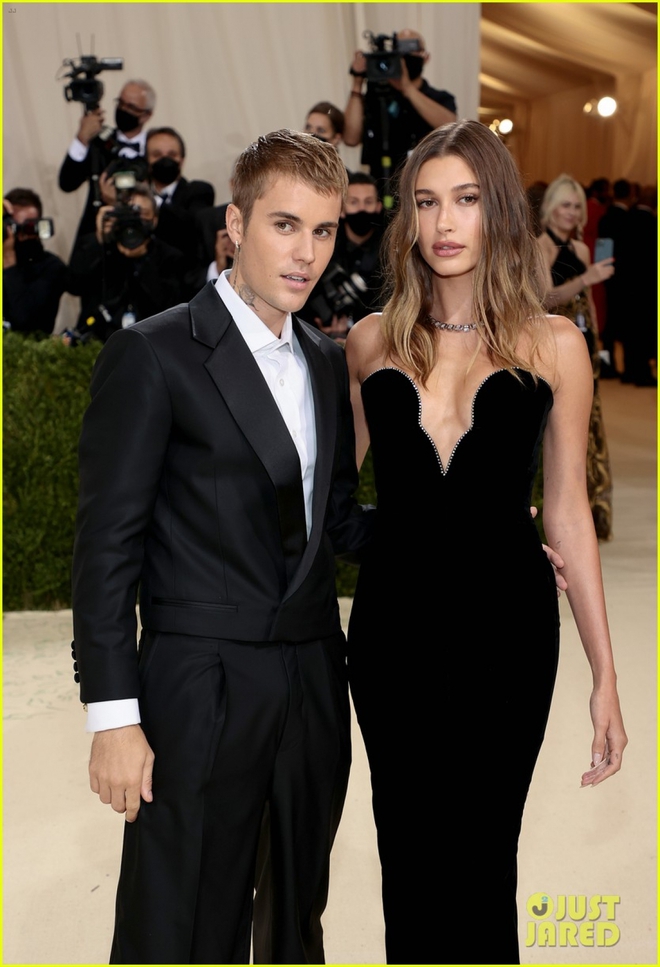 Vợ chồng Justin Bieber - Hailey Baldwin kỷ niệm 4 năm ngày cưới - Ảnh 2.