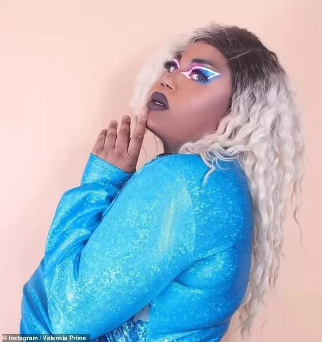 Một nghệ sĩ drag queen đột tử tr&ecirc;n s&acirc;n khấu trong qu&aacute;n bar - Ảnh 3.