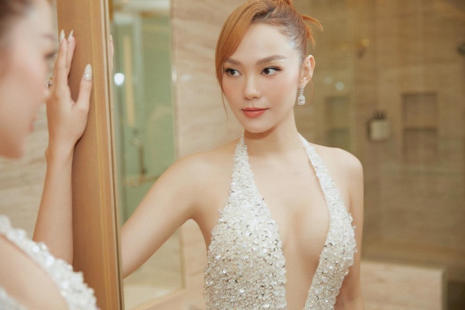 Những mỹ nhân Việt gợi cảm vượt bậc sau khi lấy chồng - Ảnh 1.