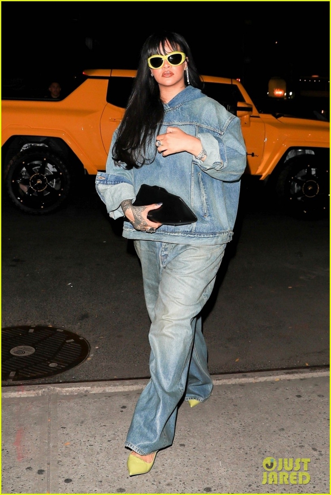 Ca sĩ Rihanna giản dị đến phòng thu cùng bạn trai lúc tối muộn - Ảnh 8.