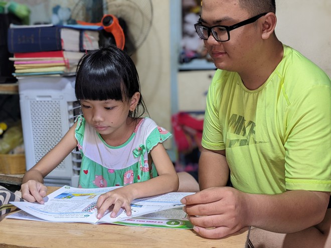 Người cậu 22 tuổi bị xơ phổi nu&ocirc;i ch&aacute;u g&aacute;i mồ c&ocirc;i v&igrave; Covid-19 - Ảnh 1.