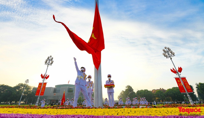Thiêng liêng nghi Lễ thượng cờ tại Quảng Trường Ba Đình những ngày tháng 9 lịch sử - Ảnh 13.