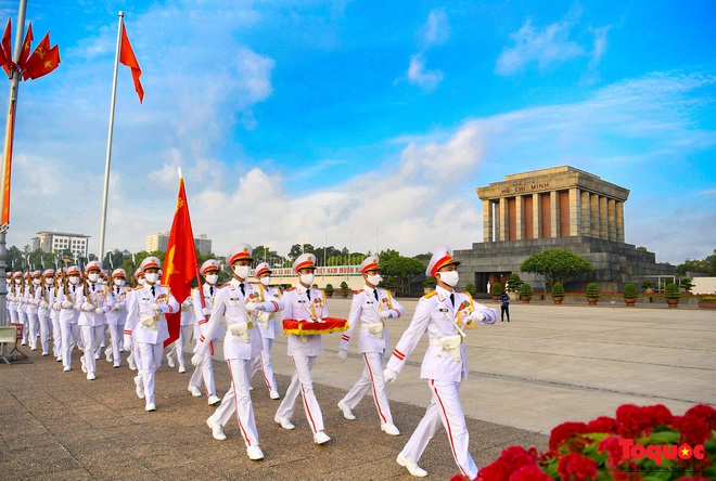 Thiêng liêng nghi Lễ thượng cờ tại Quảng Trường Ba Đình những ngày tháng 9 lịch sử - Ảnh 17.