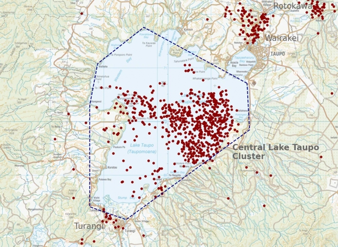 New Zealand nâng mức báo động núi lửa ở hồ Taupo sau gần 700 trận động đất - Ảnh 1.
