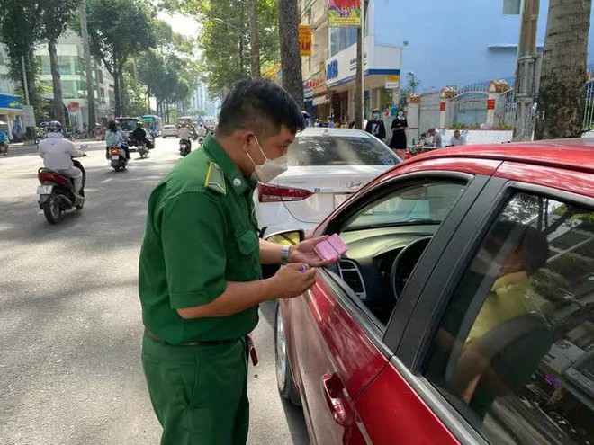 TP.HCM: Đề nghị xử lý nghiêm người đánh gãy mũi nhân viên thu phí đỗ ô tô - Ảnh 1.