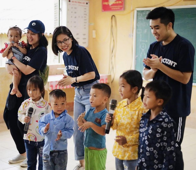 ​Sinh nhật công ty đầy ý nghĩa: Xây trường, hiến máu vì cộng đồng, Gala đầy sao, thưởng ô tô VinFast… - Ảnh 3.