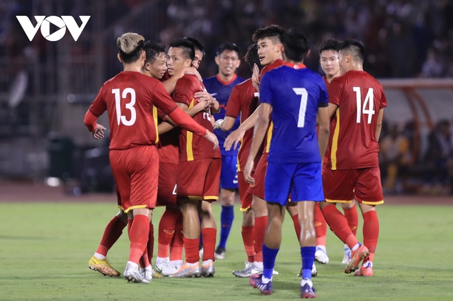 HLV Park Hang Seo chơi bài "dị", ĐT Việt Nam thắng 4 sao trước ĐT Singapore