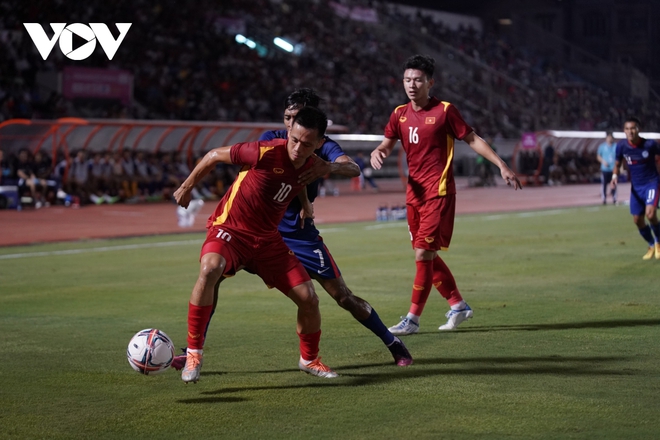 Dư âm ĐT Việt Nam 4-0 ĐT Singapore: Dấu ấn Văn Quyết và những tân binh - Ảnh 1.