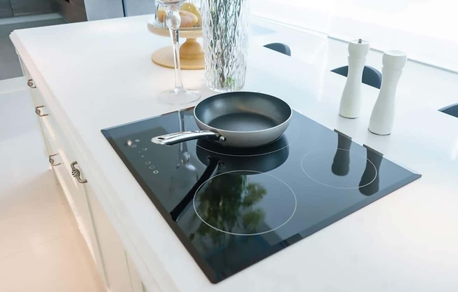Mẹo l&agrave;m sạch mặt bếp bằng k&iacute;nh đơn giản, dễ d&agrave;ng - Ảnh 4.