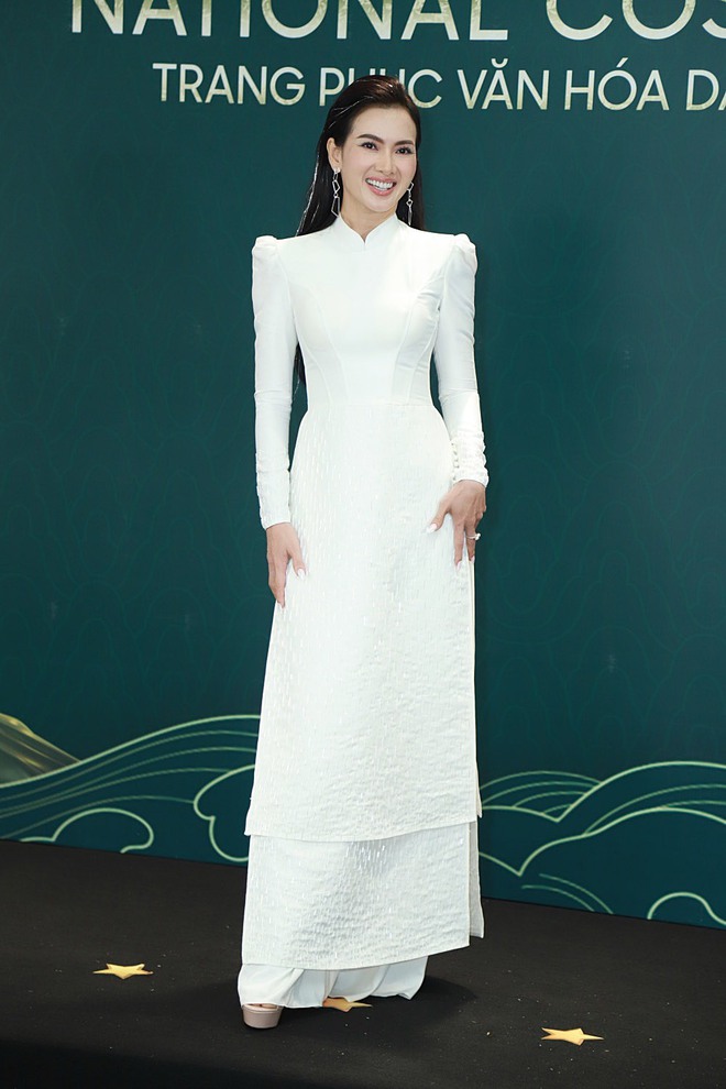 Dàn Hoa hậu Vbiz trong đêm thi trang phục dân tộc của Miss Grand Vietnam 2022 - Ảnh 8.