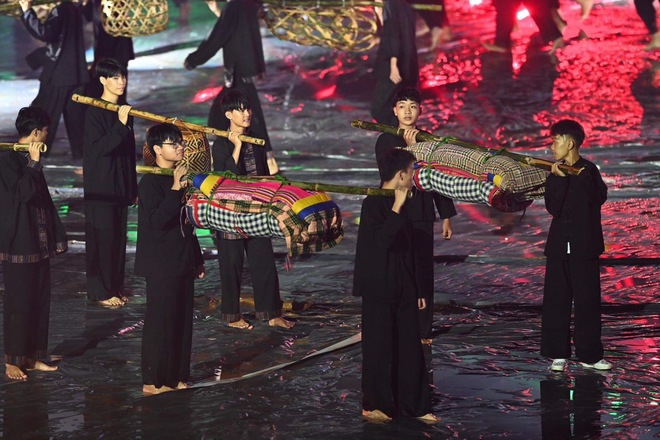 Nghệ thuật Xòe Thái của Việt Nam được UNESCO công nhận là di sản phi vật thể đại diện của nhân loại - Ảnh 9.