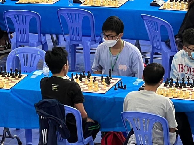 Thủ khoa lớp 10 Hà Nội được phong đại kiện tướng cờ vua thế giới - Ảnh 1.