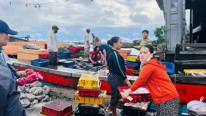 Quảng Nam, Đà Nẵng, Thừa Thiên - Huế... hối hả ứng phó bão Noru - Ảnh 2.