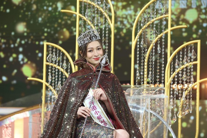 Người mẫu có đôi chân dài 1,19 m đăng quang Hoa hậu Hong Kong 2022 - Ảnh 2.