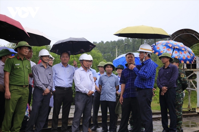 Bộ trưởng Lê Minh Hoan: “Đến thời điểm này có thể yên tâm đón bão số 4” - Ảnh 1.