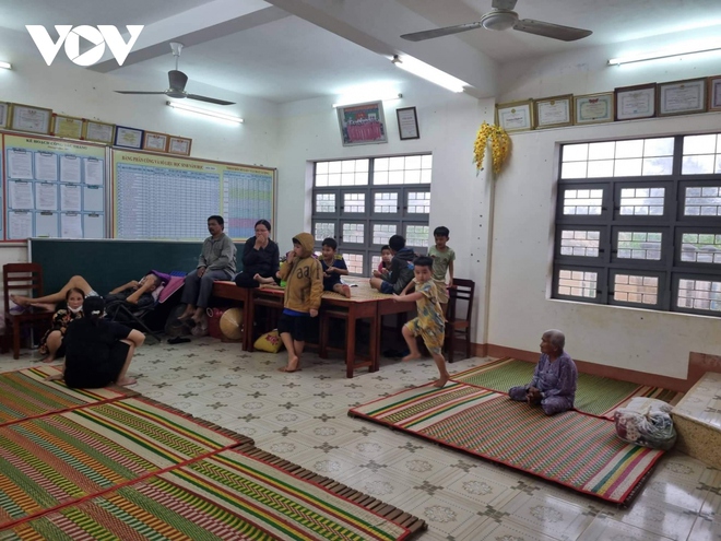 Người d&acirc;n miền Trung sẵn s&agrave;ng t&acirc;m thế khi b&atilde;o số 4 đổ bộ - Ảnh 43.