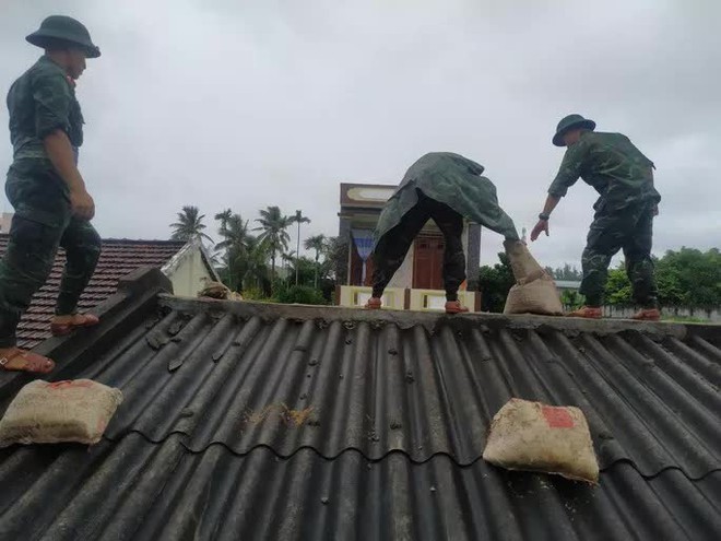 Bão chưa vào, đảo Lý Sơn đã có mưa to và gió giật cấp 8 - Ảnh 6.