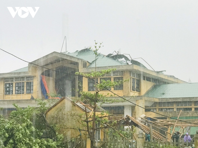 Người d&acirc;n miền Trung sẵn s&agrave;ng t&acirc;m thế khi b&atilde;o số 4 đổ bộ - Ảnh 93.