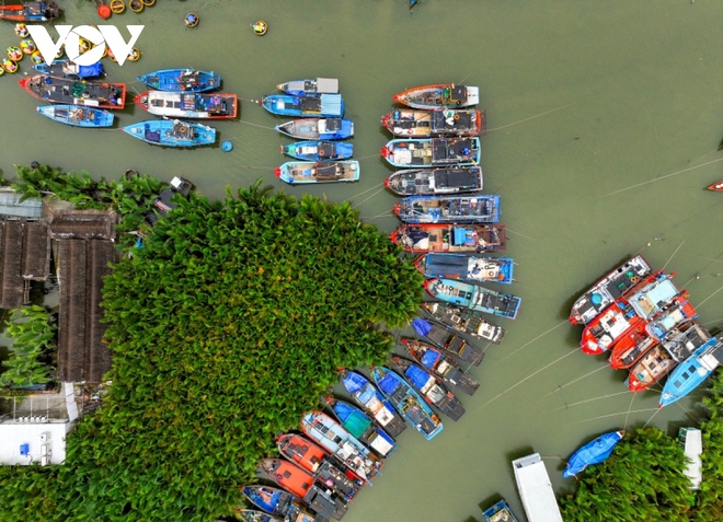 Hội An dừng b&aacute;n v&eacute; khu phố cổ, t&agrave;u thuyền du lịch neo đậu an to&agrave;n - Ảnh 13.