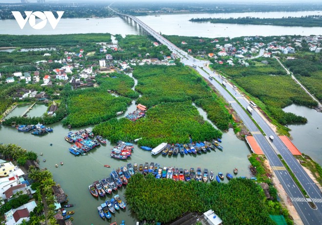 Hội An dừng b&aacute;n v&eacute; khu phố cổ, t&agrave;u thuyền du lịch neo đậu an to&agrave;n - Ảnh 11.