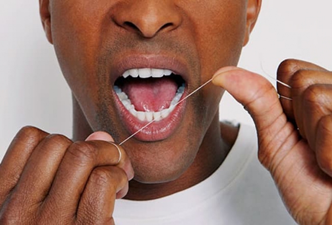 Các phương pháp tự nhiên để giữ cho hàm răng bạn luôn trắng sáng - Ảnh 2.