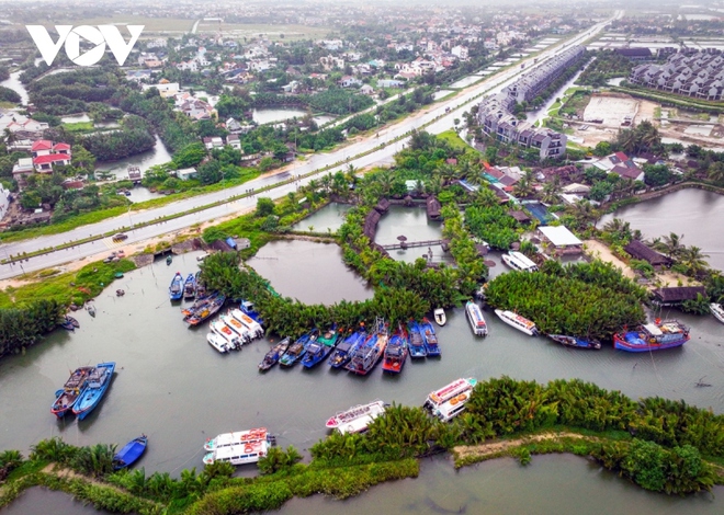 Hội An dừng b&aacute;n v&eacute; khu phố cổ, t&agrave;u thuyền du lịch neo đậu an to&agrave;n - Ảnh 8.