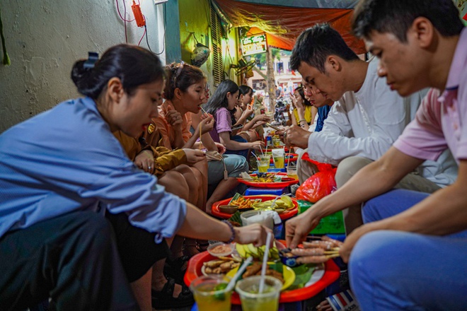 Cổng Đục, Nhà Hỏa và hàng loạt tên phố độc đáo ở Hà Nội - Ảnh 10.