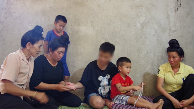 Cảnh gi&aacute;c với chi&ecirc;u tr&ograve; Việc nhẹ, lương cao nơi v&ugrave;ng bi&ecirc;n Sơn La - Ảnh 1.