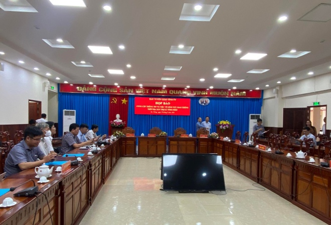 Trực tiếp: Họp báo thông tin vụ cảnh sát đánh nam thiếu niên ở Sóc Trăng - Ảnh 4.