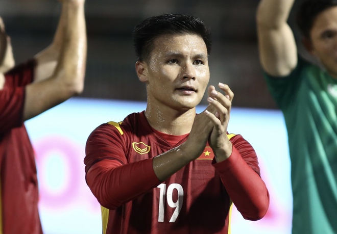 Quang Hải nên tập trung cho Pau FC, đừng nuối tiếc ảo ảnh AFF Cup - Ảnh 1.