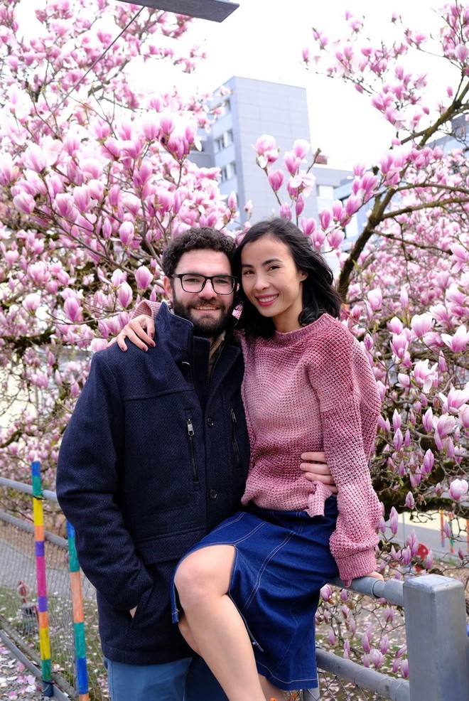 Nữ gi&aacute;m đốc người Việt n&ecirc;n duy&ecirc;n c&ugrave;ng thầy gi&aacute;o Thụy Sĩ sử dụng 8 ng&ocirc;n ngữ - Ảnh 3.