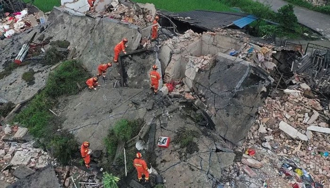 Động đất 6,8 độ richter ở Tứ Xuyên (Trung Quốc), 7 người thiệt mạng - Ảnh 1.