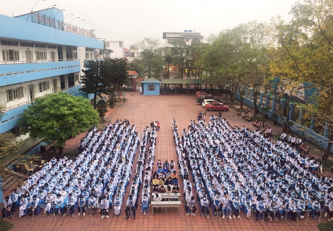 Thực hư việc trường kh&ocirc;ng cho học sinh dự khai giảng v&igrave; kh&ocirc;ng tập trước - Ảnh 1.