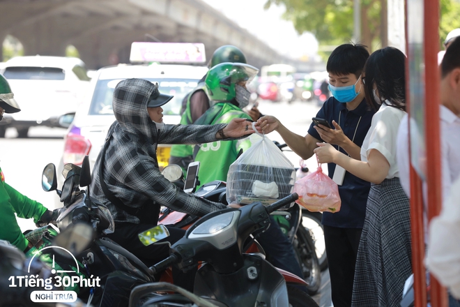 Dân văn phòng khu Keangnam đi bộ gần 2km buổi trưa để tiết kiệm tiền ship - Ảnh 5.