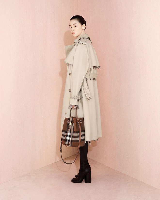 Mẹ 2 con Jeon Ji Hyun trẻ đẹp ở tuổi 41 - Ảnh 4.
