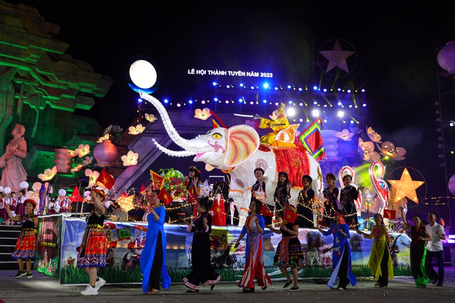 Vui hết cỡ ở lễ hội Trung thu lớn nhất Việt Nam - Ảnh 7.