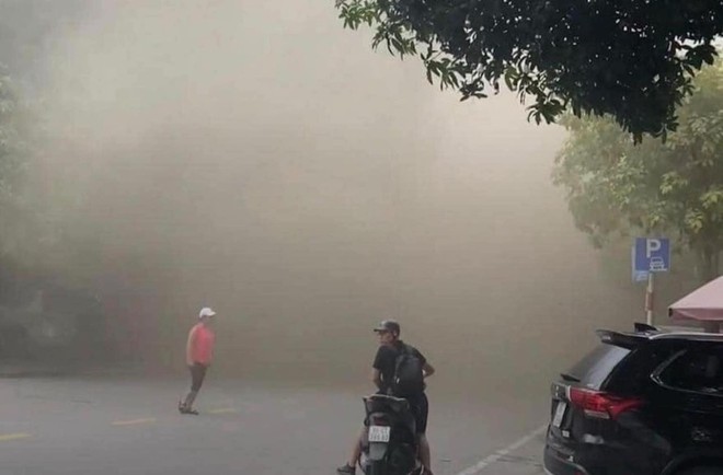 Ch&aacute;y qu&aacute;n Bi-a Club ở Bắc Ninh, kh&oacute;i đen bốc l&ecirc;n ng&ugrave;n ngụt - Ảnh 2.