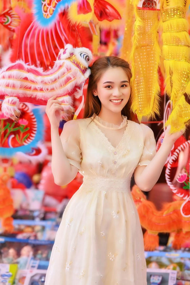 Nữ sinh Đại học Thủ Đ&ocirc; rộn r&agrave;ng trong bộ ảnh Trung thu - Ảnh 7.