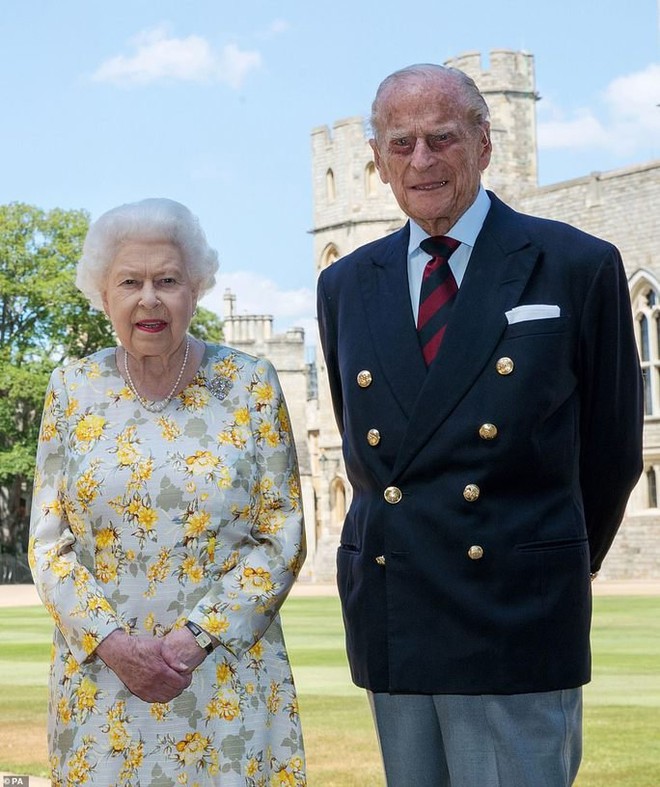 Nữ hoàng Elizabeth II và 70 năm trị vì nước Anh - Ảnh 12.
