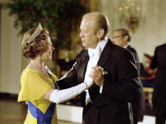 Nữ ho&agrave;ng Elizabeth II v&agrave; 70 năm trị v&igrave; nước Anh - Ảnh 15.