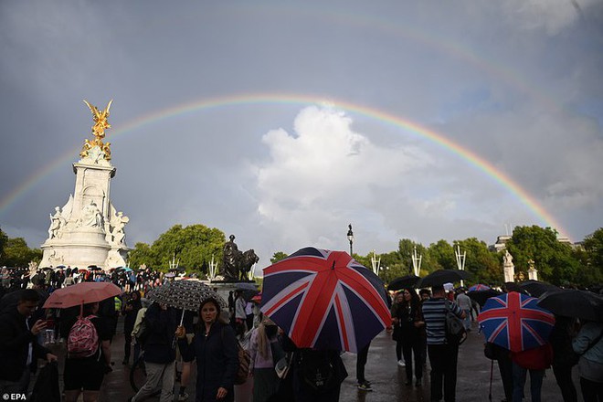 Vương quốc Anh để quốc tang 10 ng&agrave;y tiễn biệt Nữ ho&agrave;ng Elizabeth II - Ảnh 6.