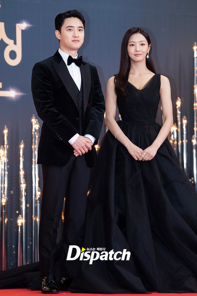 Thảm đỏ KBS Drama Awards: Seohyun và nàng cháo Vườn Sao Băng sắc vóc tuyệt mỹ đè bẹp Krystal, Ha Ji Won - D.O. (EXO) dẫn đầu đoàn sao váy áo lộng lẫy - Ảnh 14.