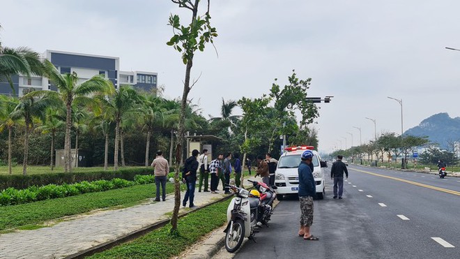 Đ&agrave; Nẵng: Người đ&agrave;n &ocirc;ng chết trong tư thế treo cổ ở trạm chờ xe bu&yacute;t - Ảnh 4.